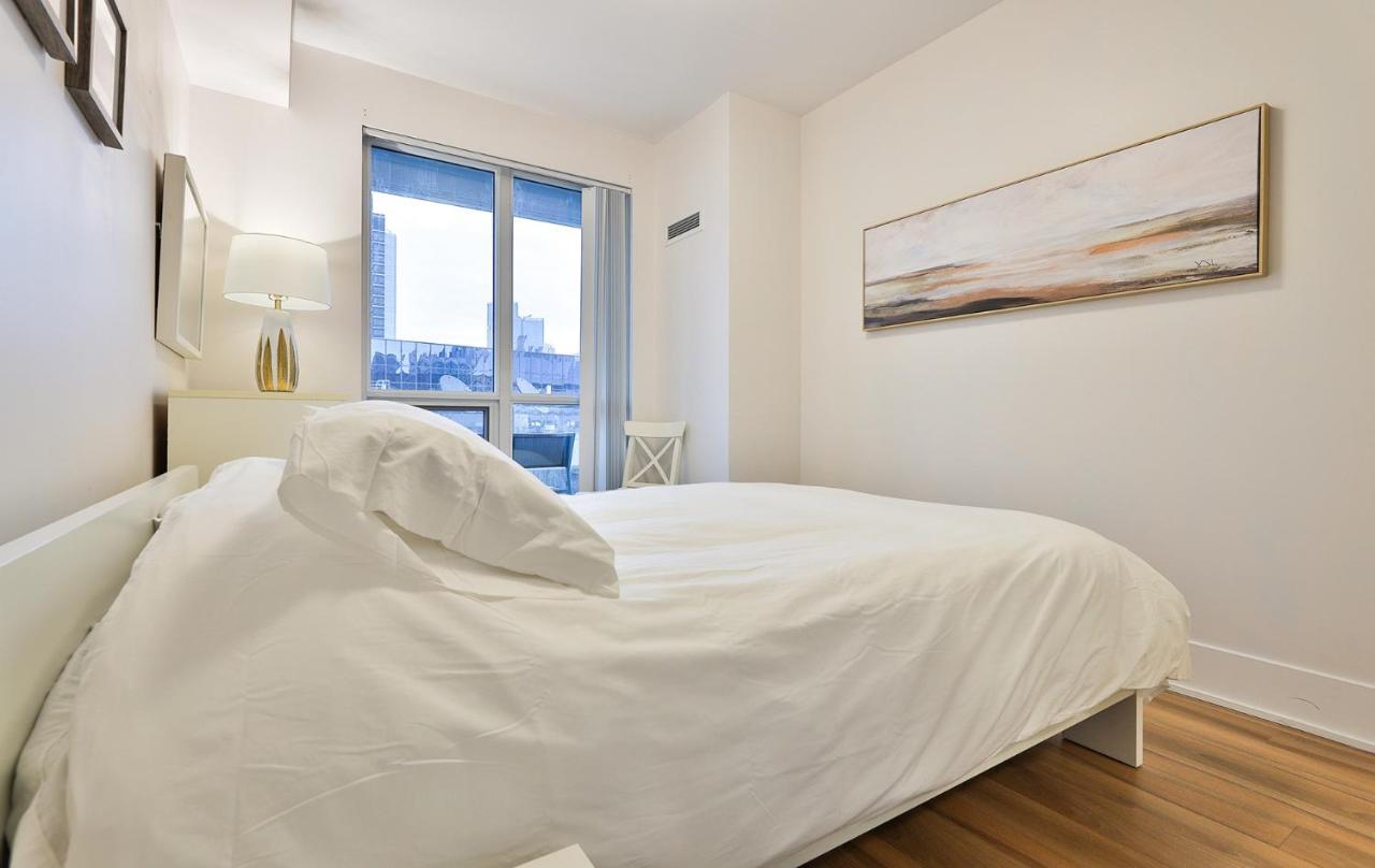 Luxury Condo Prime Location Toronto Exteriör bild
